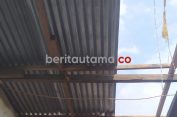 Diterjang Hujan Angin, Puluhan Rumah di Gresik Rusak Parah