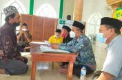 Di Tengah Pandemi, Tim Wakaf MWC NU Balongpanggang Fasilitasi Ikrar Wakaf di Masjid Al Falah