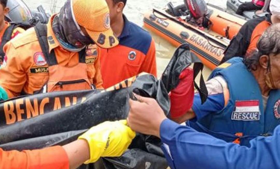Usai Pencarian Berjam-jam, Seluruh Korban Perahu Tenggelam di Waduk Gondang Lamongan Ditemukan