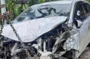 Diduga Kurang Konsentrasi, Pengemudi Mobil di Sumenep Seruduk Bus