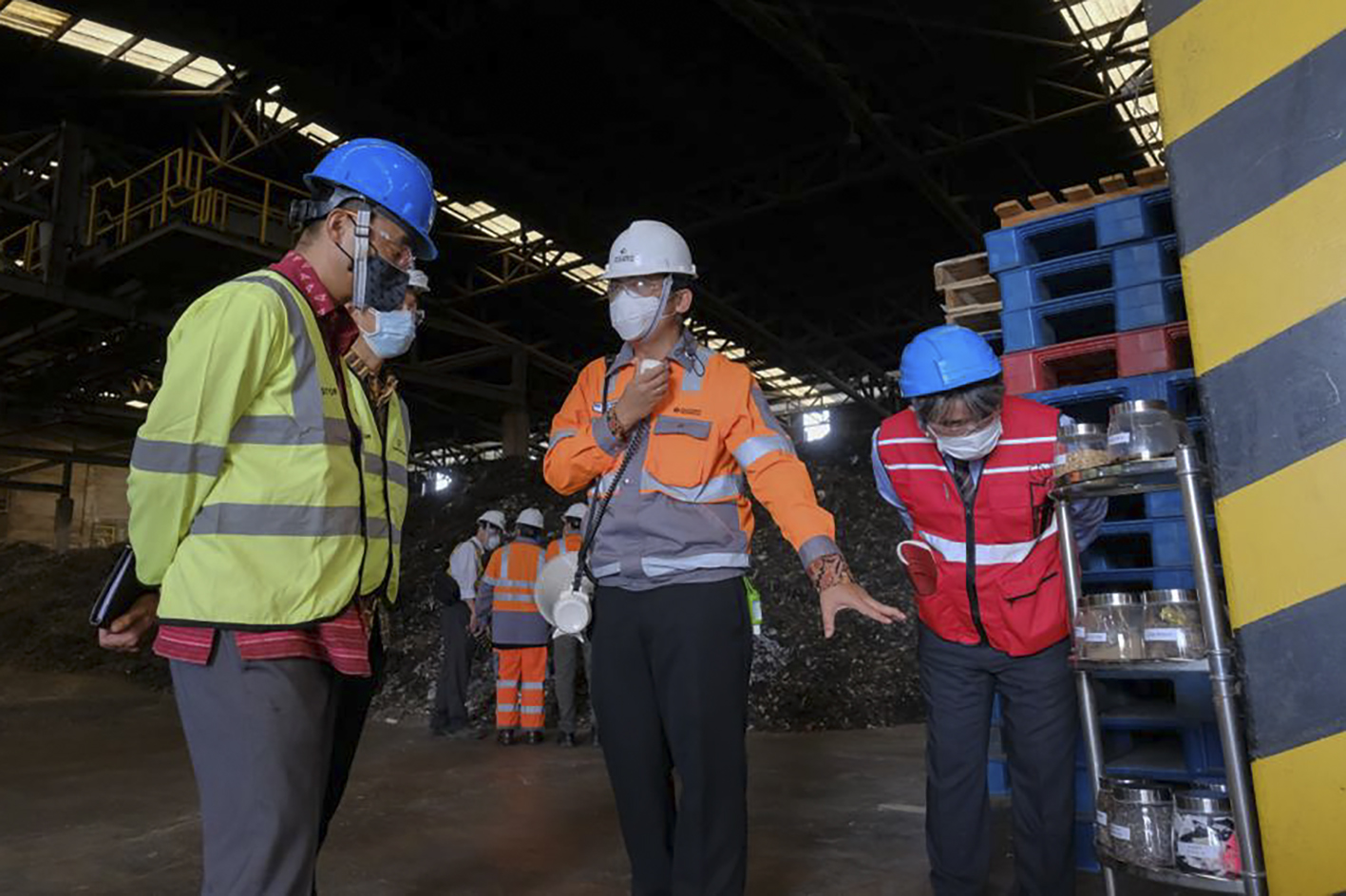 Kedubes Jepang Kunjungi Fasilitas Pengolahan Limbah Menjadi Bahan Bakar Alternatif di SBI