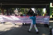 Buruh di Gresik Turun Jalan Tolak Peraturan JHT