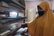 Siasati Kedelai Naik, Perajin Tempe di Gresik Pilih Kurangi Produksi