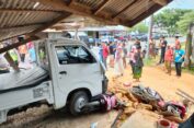 Mobil Pikap di Sumenep Seruduk Pengendara Motor dan Konter, Korban Luka-Luka