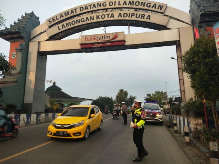 Jembatan Balun Lamongan Ambles, Satlantas Polres Bojonegoro Lakukan Rekayasa Lalin