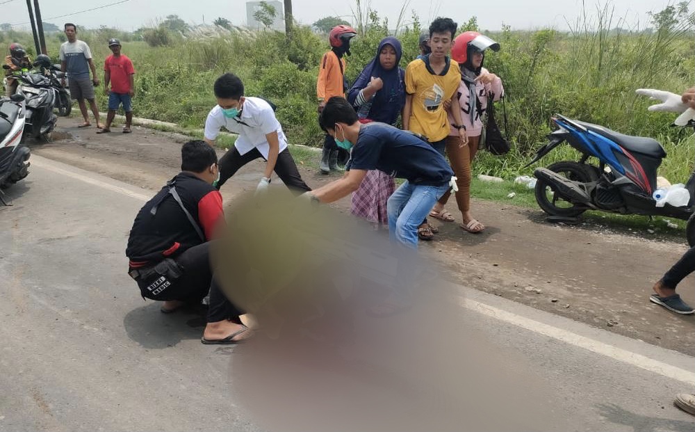 Tabrak Truk di Jalur Macet, Pemotor Tewas