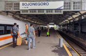 Jelang Ramadan, Penumpang Kereta Api di Stasiun Bojonegoro Melonjak