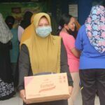 Warga Kecamatan Bubulan Sumringah Sambut Minyak Goreng Murah Pemkab Bojonegoro