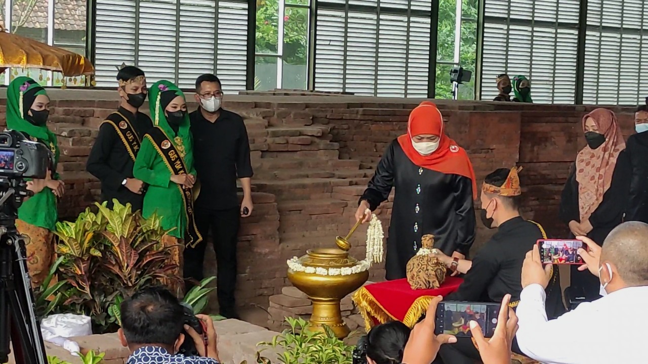Gubernur Jatim Ambil Tanah dan Air dari Bumi Majapahit Dibawa ke IKN