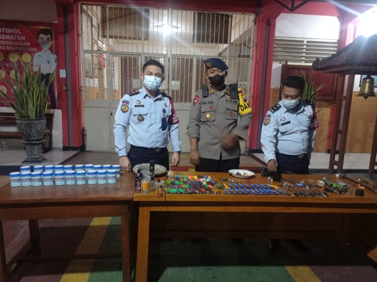 Gandeng Brimob Kompi 3 Batalyon C Pelopor, Lapas Kelas IIA Bojonegoro Razia Kamar Napi