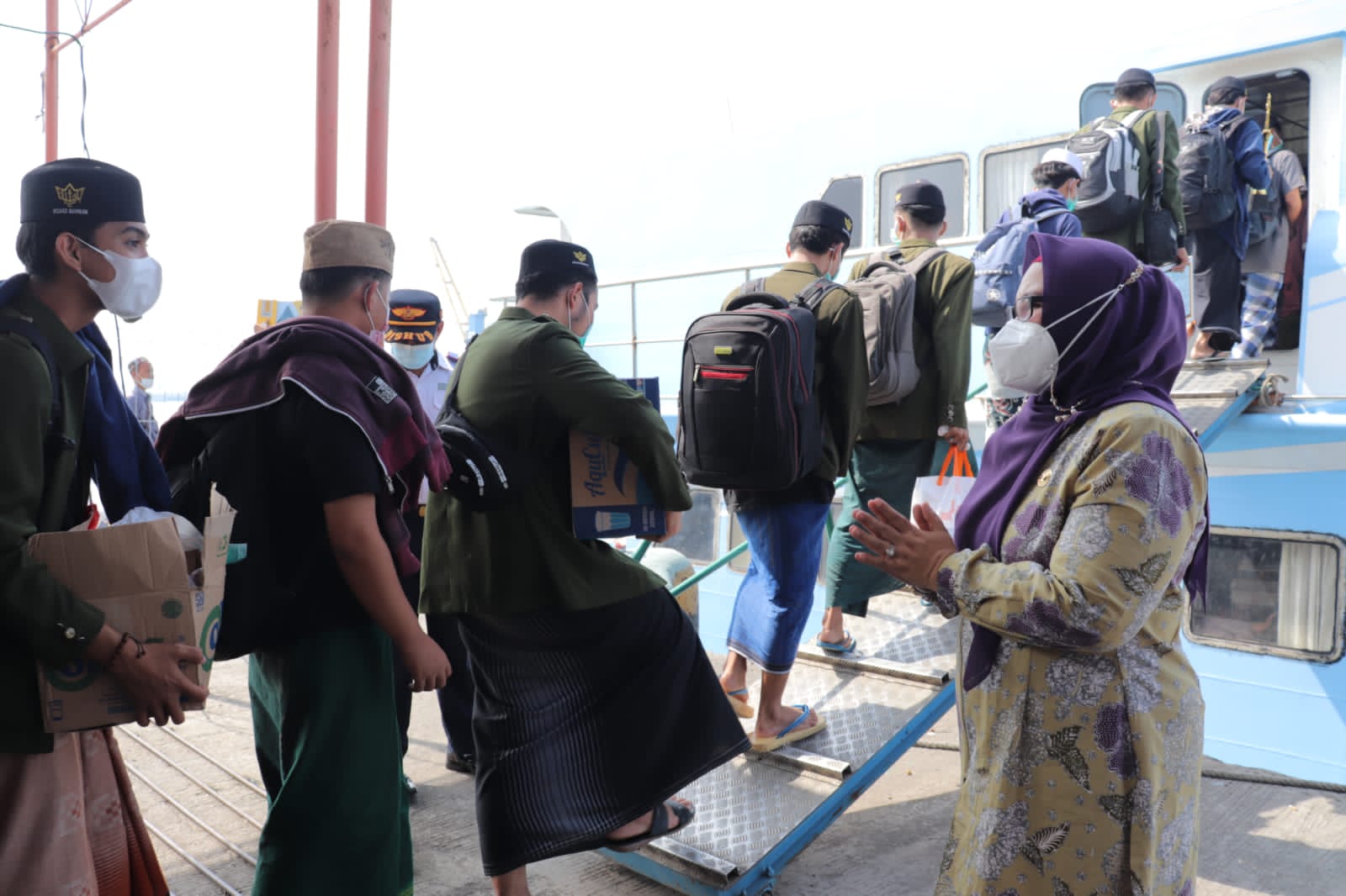 Ribuan Santri Asal Bawean Difasilitasi dan Disubsidi Tiket Kapal
