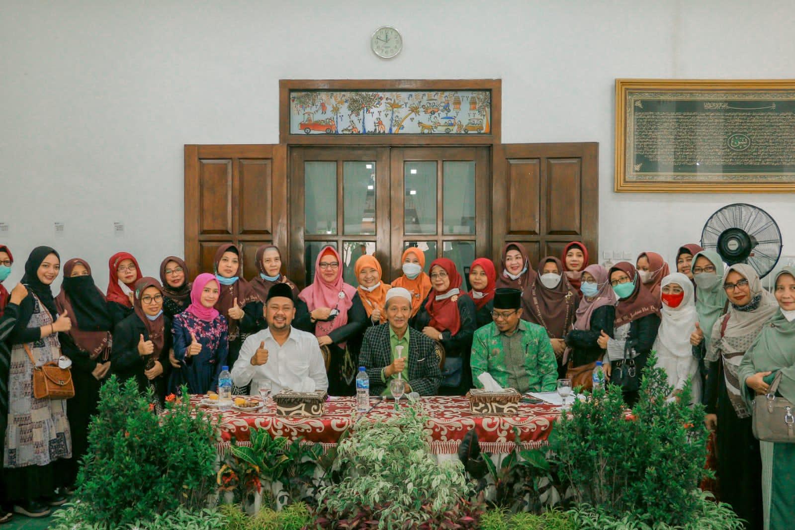 Bu Nyai Nusantara Gresik Diminta Sinergi Bangun SDM Anak Bangsa