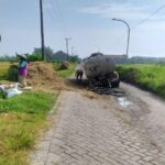 Petani Keluhkan Jalan Kabupaten Gresik Eks JPD Rusak Tak Kunjung Diperbaiki
