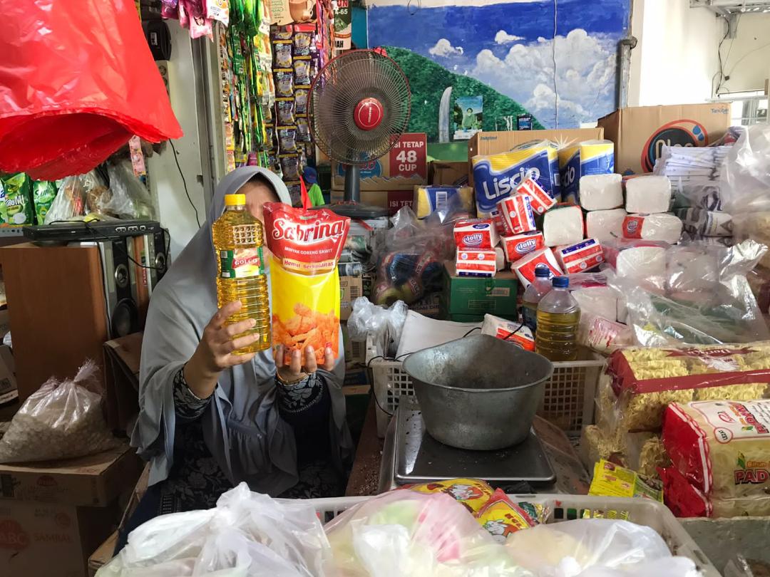 Harga Migor Melambung, Pembeli di Pasar Baru Gresik Lari