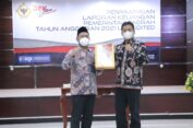Pemkab Gresik Serahkan Dokumen LPKD Tahun 2021 ke BPK RI