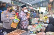 Bupati Gresik Sidak ke Pasar, Harga Migor Masih Mahal