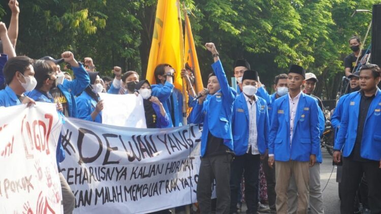 PMII Turun Jalan, Bawa Aspirasi Pedagang BBM Eceran ke DPRD Bojonegoro