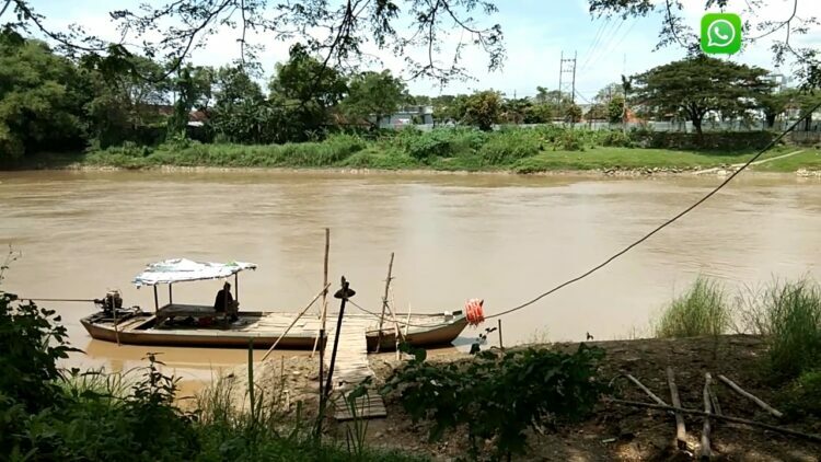 Penutupan Akses Transportasi Tambangan Perahu TBS Kecamatan Bojonegoro Dikeluhkan Warga dan Pelajar