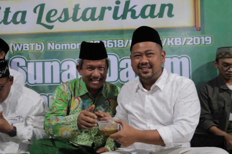 Hadiri Perayaan Tradisi Sanggring Kolak Ayam Gumeno, Gus Yani: Warisan Budaya Takbenda Indonesia yang Harus Dilestarikan