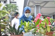 Dinas Pertanian Gelar Bazar di Halaman Kantor, Bupati Gresik : Ini Langkah Cerdas !