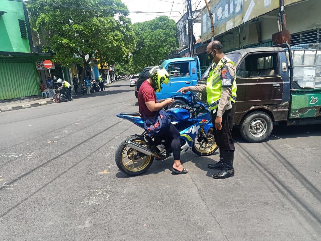 Operasi Knalpot Brong, Polres Gresik  Jaring 10 Motor