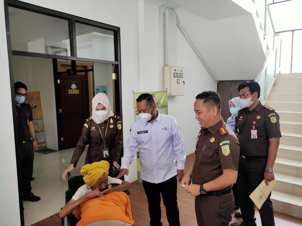Sujud Syukur Setelah Kejari Gresik Tempuh Restorative Justice