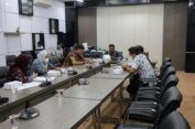 DPRD  Gresik Terima Laporan Pungutan Atribut Seragam Kades Rp 900 ribu