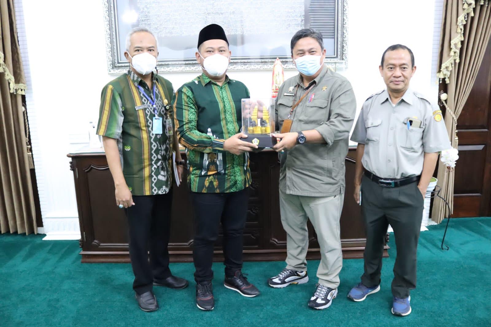Kesulitan Pemasaran Pascapanen, Bupati Gus Yani Curhat ke Kementan