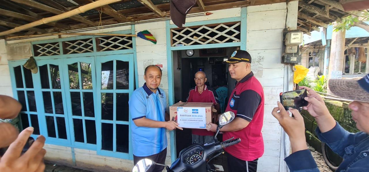 Datangi Lokasi Banjir, Ini yang Dilakukan Anggota DPR RI Debby Kurniawan