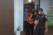 Kejari Gresik Tahan 2 Tersangka Korupsi di Pegadaian Bawean