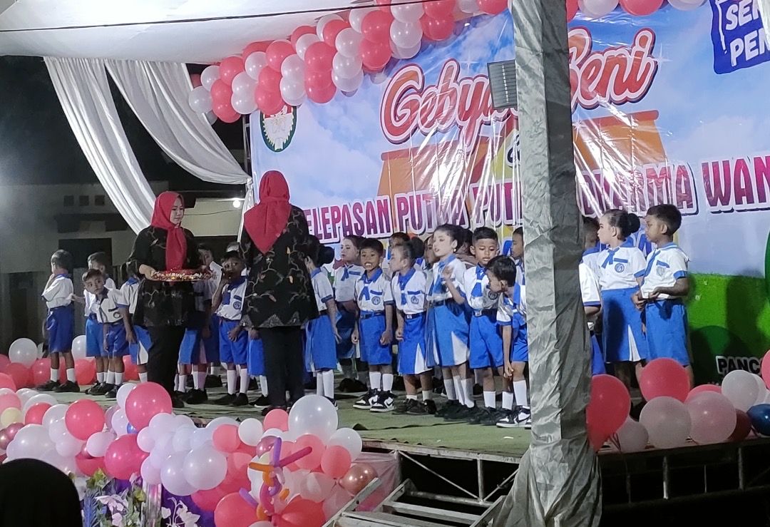 TK Darma Wanita Gayam Sumenep Gelar Pisah Kenang, Forpimka Berpesan Ini