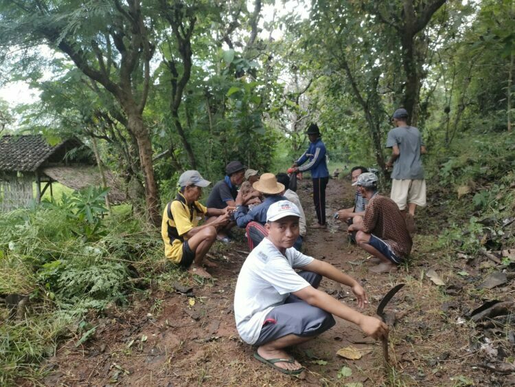 Kadus Toggung Sumenep Bangkitkan Kesadaran Masyarakat Bersih Lingkungan