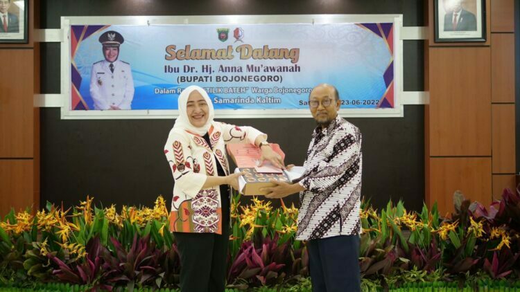 Safari “Tilik Bateh” di Samarinda, Bupati Bojonegoro Disambut Hangat Warga