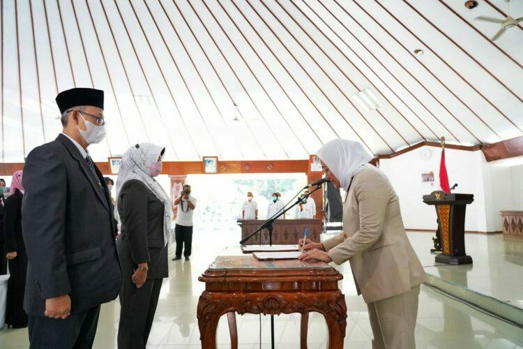 Lantik dan Ambil Sumpah Jabatan 68 Pejabat, Bupati Bojonegoro Pesan Ini