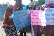 Demo ke Polres Gresik, Tuntut Dugaan Korupsi di Desa Tambak Rejo Diusut Tuntas