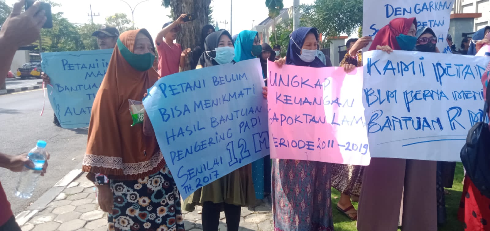 Demo ke Polres Gresik, Tuntut Dugaan Korupsi di Desa Tambak Rejo Diusut Tuntas
