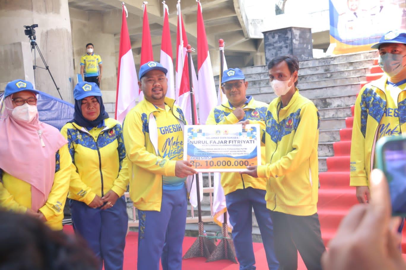 Lepas Atlet Berlaga ke Porprov, Bupati Gresik Janjikan Ini