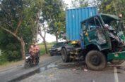 Dua Pelajar Tewas Diseruduk Truk Kontainer di Gresik, Sopir Kabur