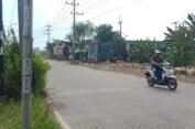 Petugas Gabungan Robohkan Paksa Bangli Mokong di Menganti