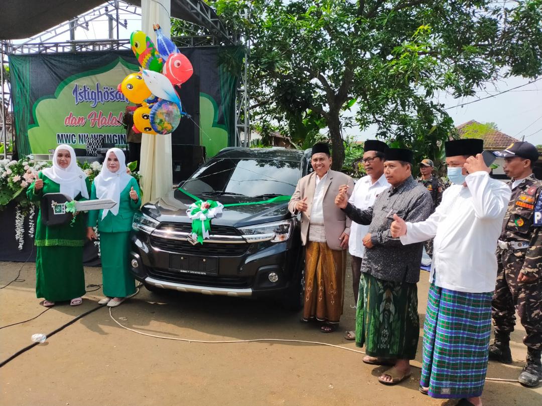 Ufiq Zuroida Serahkan Bantuan Mobil Operasional NU Wringinanom