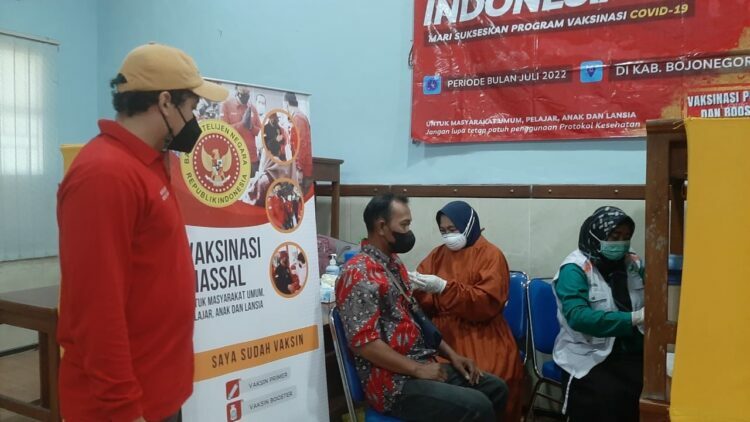 Bentuk Herd Immunity, Binda Jatim dan Dinkes Bojonegoro Gelar Vaksinasi bagi Karyawan UPT PSDAWS di Bojonegoro
