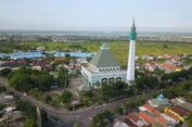 Masjid Agung Gresik Resmi Tolak Ditempati Dakwah Pentolan ex HTI Hanan Attaki