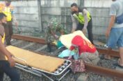 Nyebrang Tak Memperhatikan KA Lewat, Lansia di Gresik Tewas Tersambar