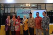 DMI Gresik- STESIA Latih UMKM Mamin Tersertifikasi Halal