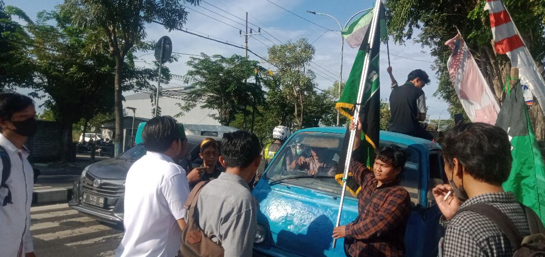 HMI Gresik – AMPG Desak Polisi Tahan Tersangka Penista Agama