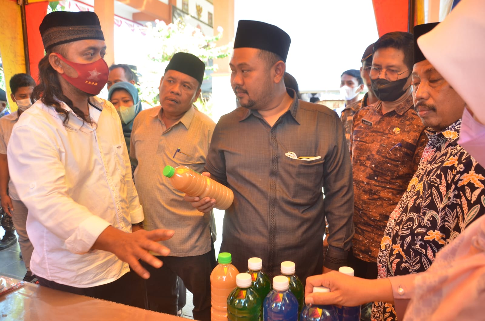 Bupati Gus Yani Acungi Jempol Inisiatif dan Kreatifitas Pemuda Hasilkan Produk UMKM