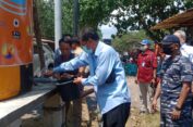 Pemkab Gresik dan Perguruan Tinggi Beri Tandon Air dan Kapal Angkutan