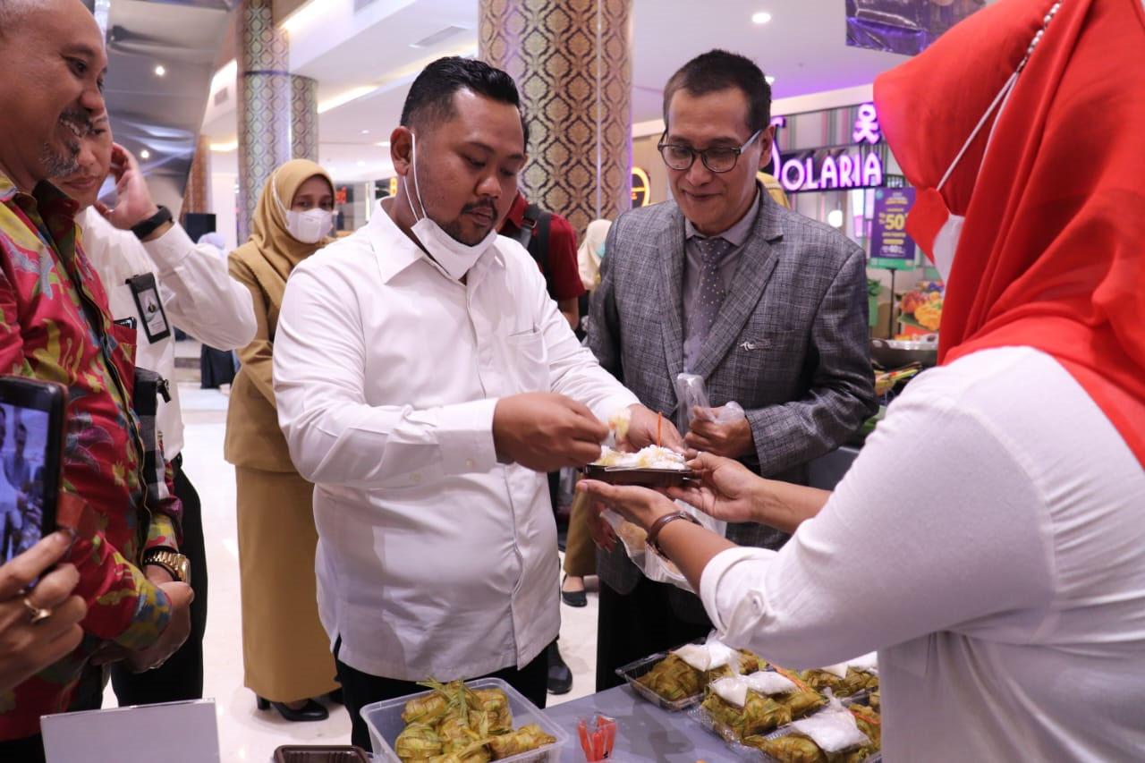 Bawa PKL Jualan Jajan Djadoel Khas Gresik ke Mall