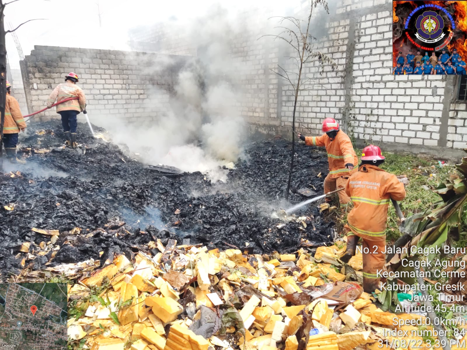 Rumah Usaha Pemotongan Spon di Gresik Ludes Terbakar
