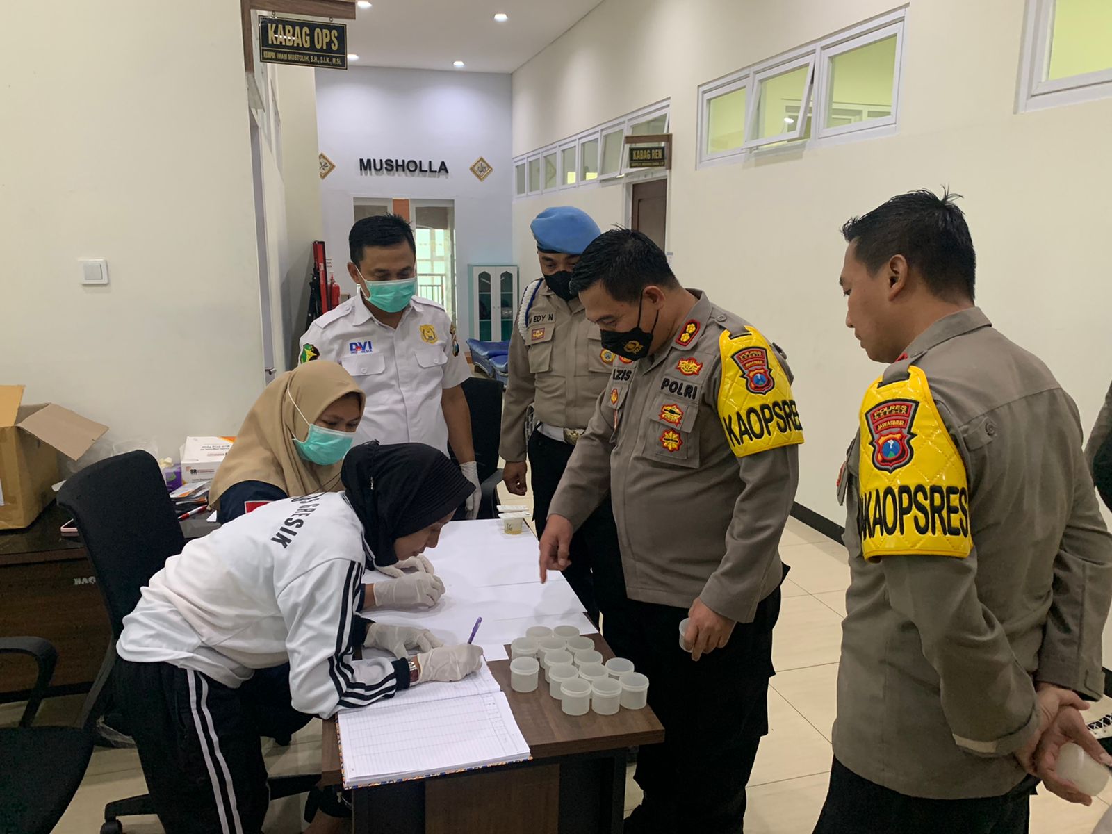 Hasil Tes Urine Seluruh Jajaran Polres Gresik Negatif Narkoba